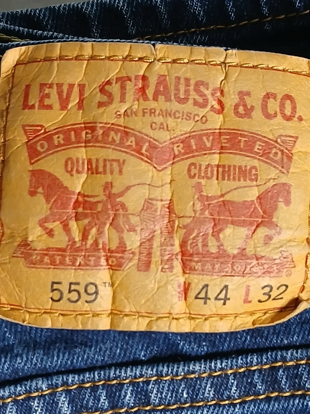 Levi's 44x32 Jeans Men's Relaxed Fit Straight Leg Dark Wash Blue Denim